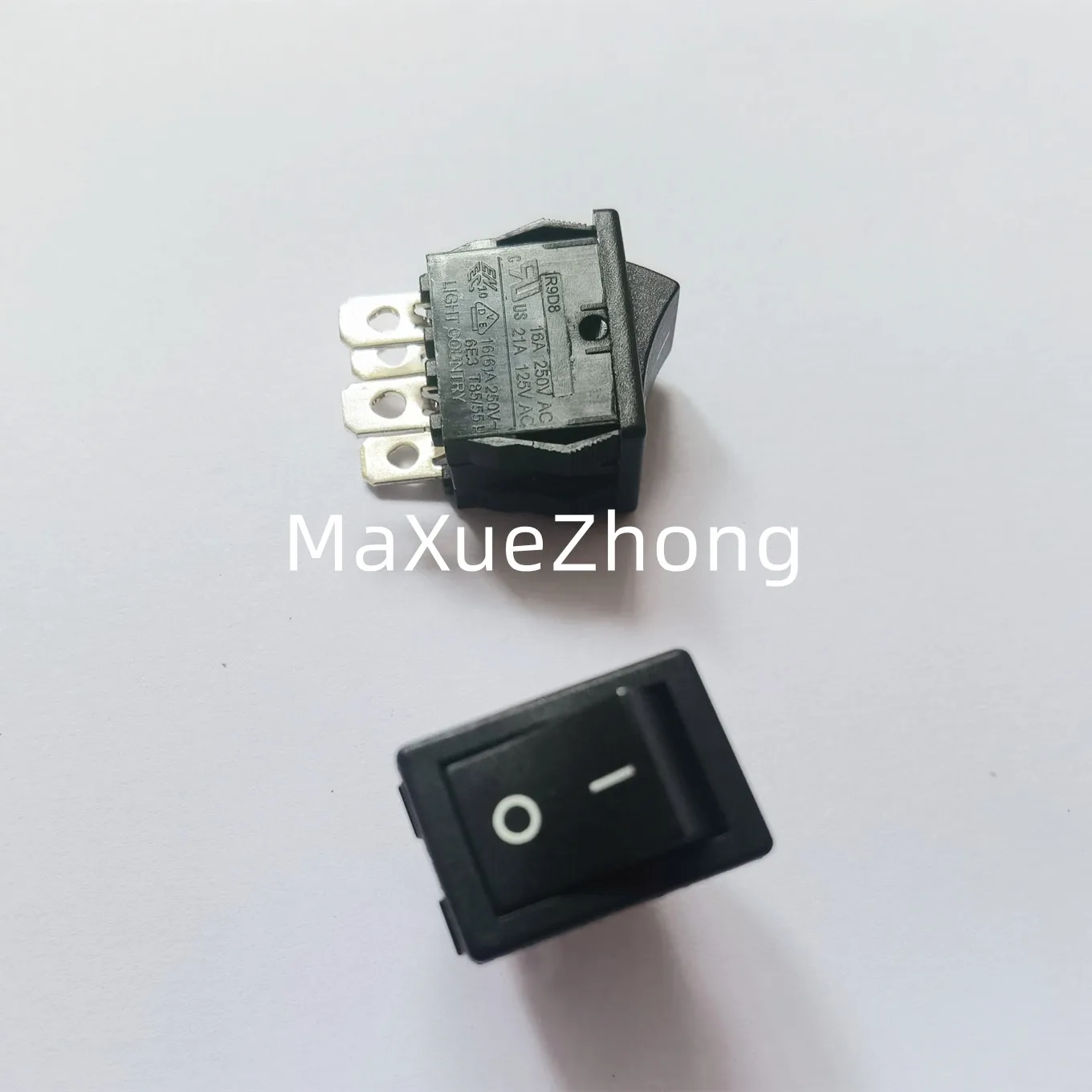 

Оригинальный новый 100% R9D8 клавишный переключатель 4pin 2gear 250V16A