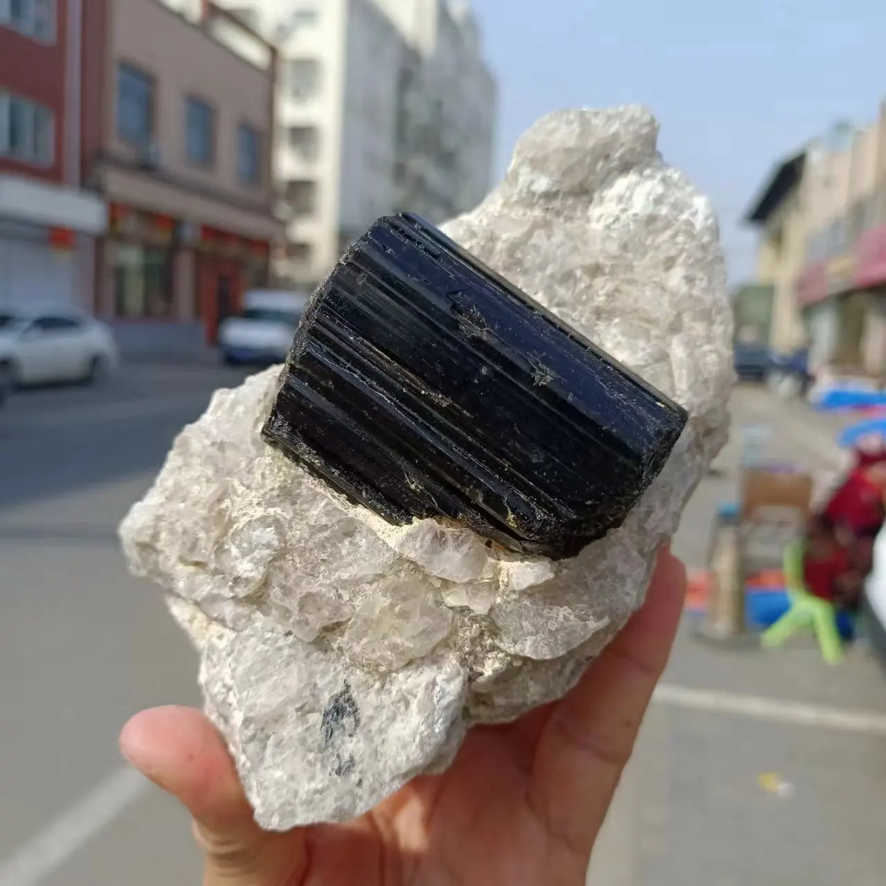 Натуральный белый кварц Симбиотический черный турмалин Кварцевый кристалл