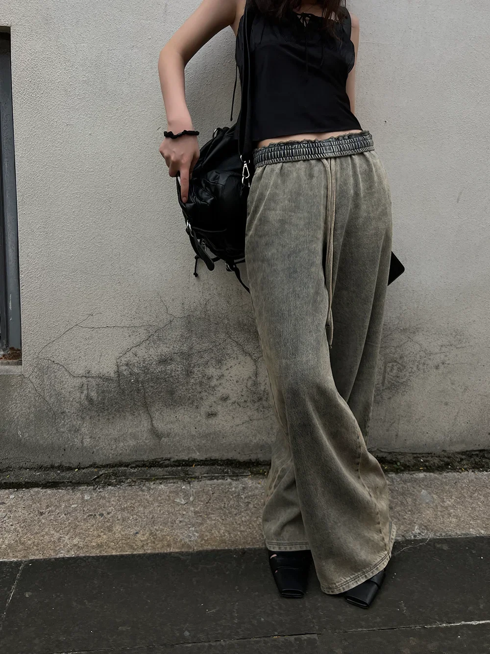 Рисунок 6 - Женские джинсы с широкими штанинами