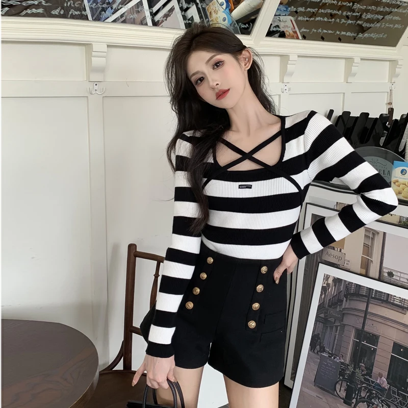 

2023 Spring and Autumn New Small Shirt Sexy Square-Neck Cross Long Sleeves Slim French Sweater Bottoming Sweater Top for Women