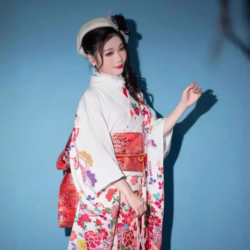 Традиционное кимоно в японском стиле официальный наряд изысканная фотография