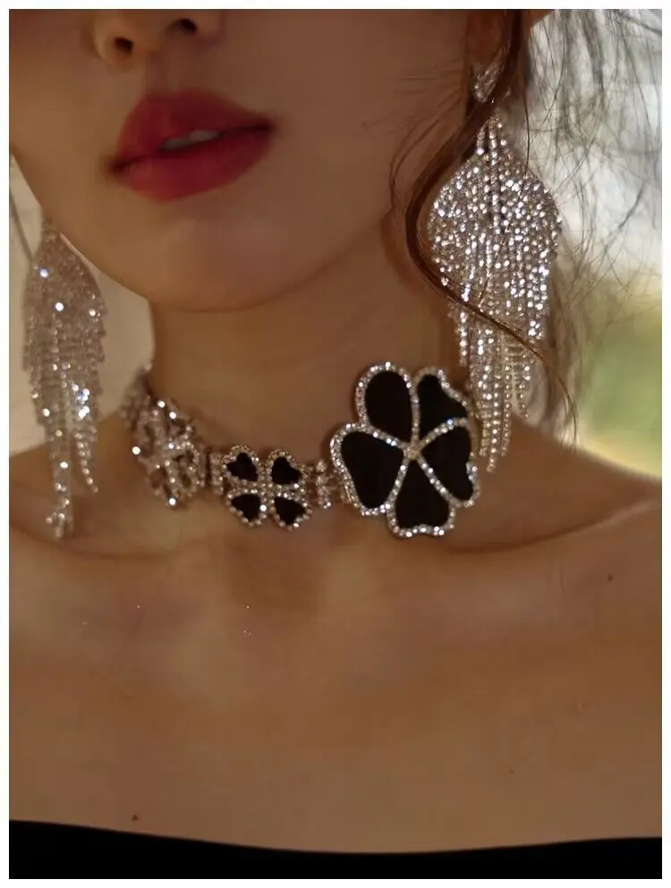 Роскошные женские длинные висячие серьги с бахромой и сверкающими кристаллами