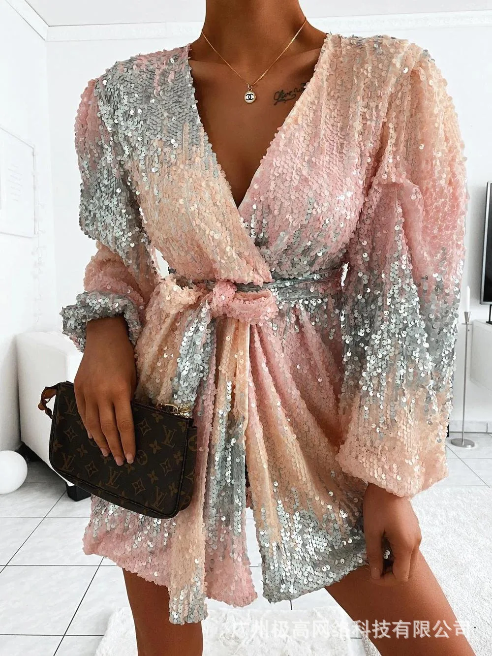 

2023 New Fashion Women's Colorful Sequins V-Neck Strap Dress