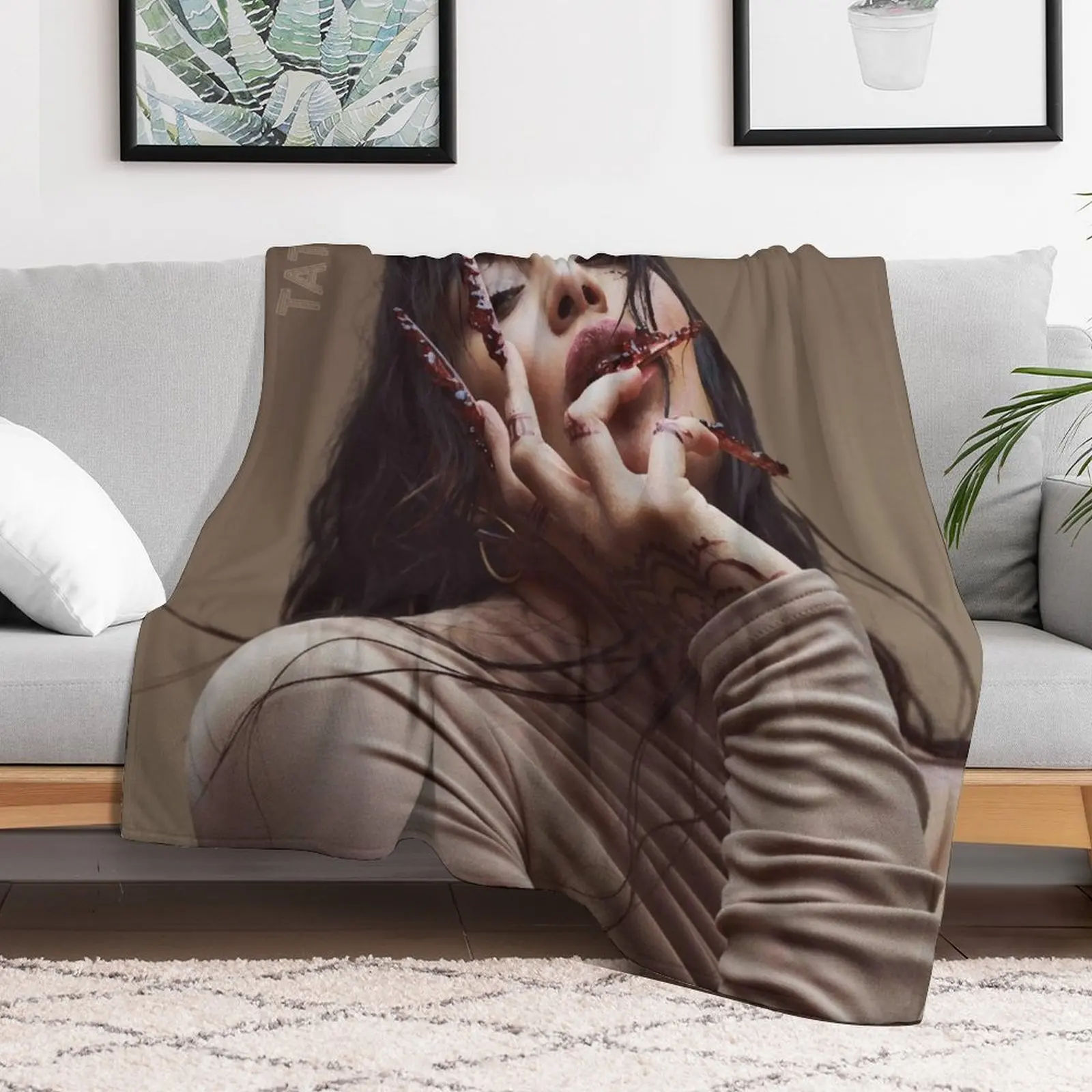 Классическая футболка Loreen Tattoo 2023 одеяло