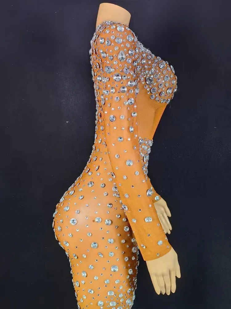 Женское облегающее платье с эластичным поясом 2024