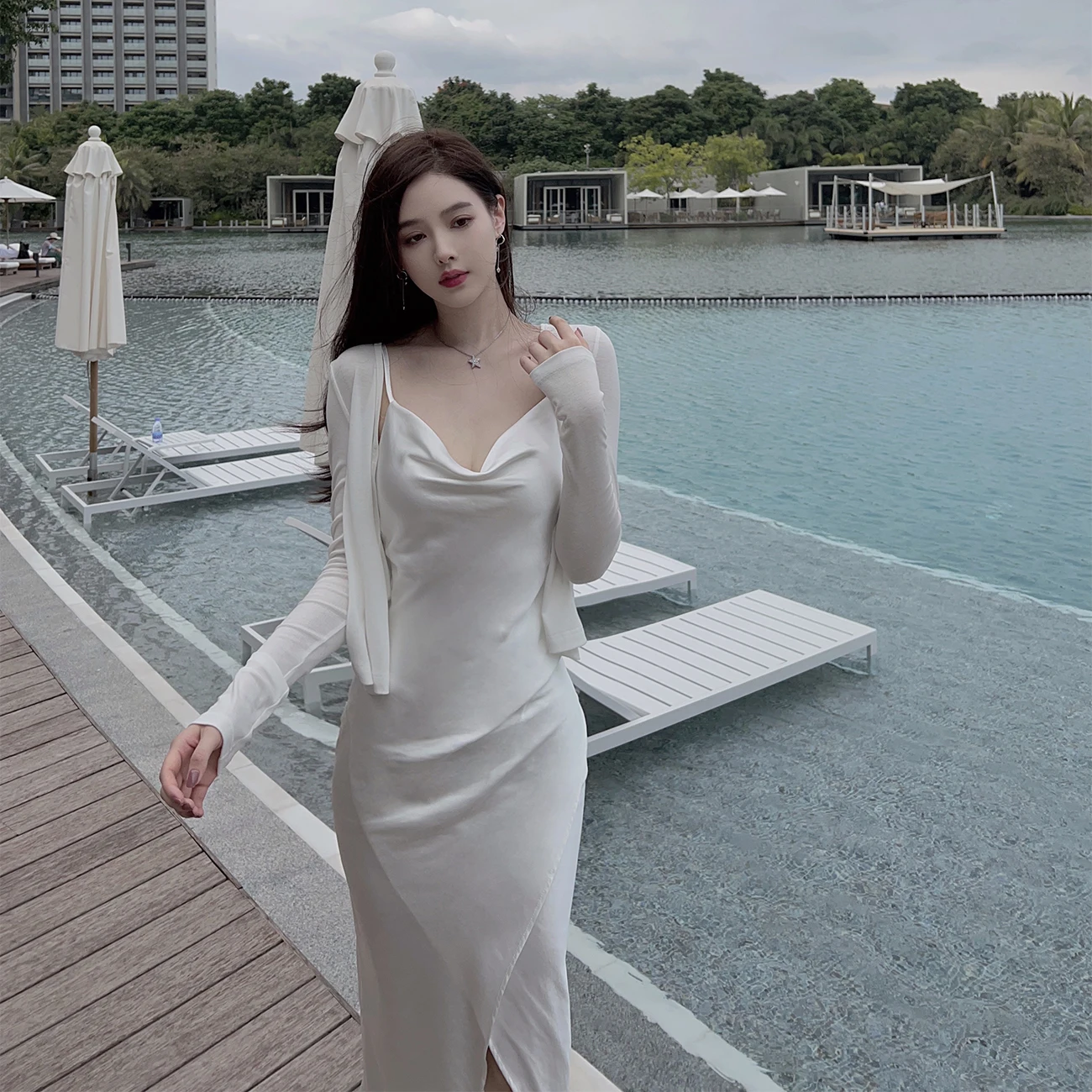 

Summer white knitted cardigan jacket thin blouse with shawl short air-conditioning shirt suspenders two-piece set