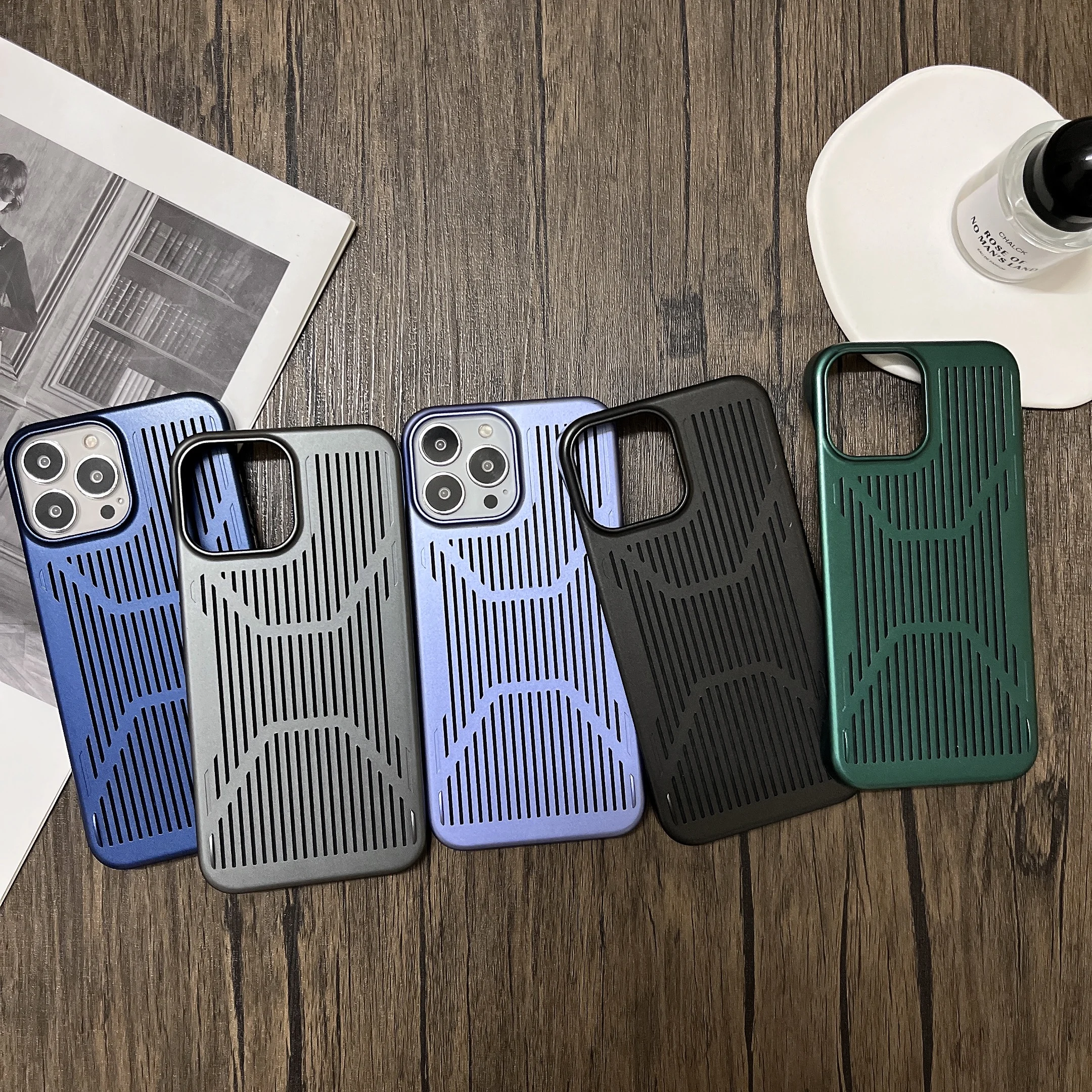 

The New! Lce Armor Cooling Case, Breathable Phone Case For IPhone 13 12Pro Max!