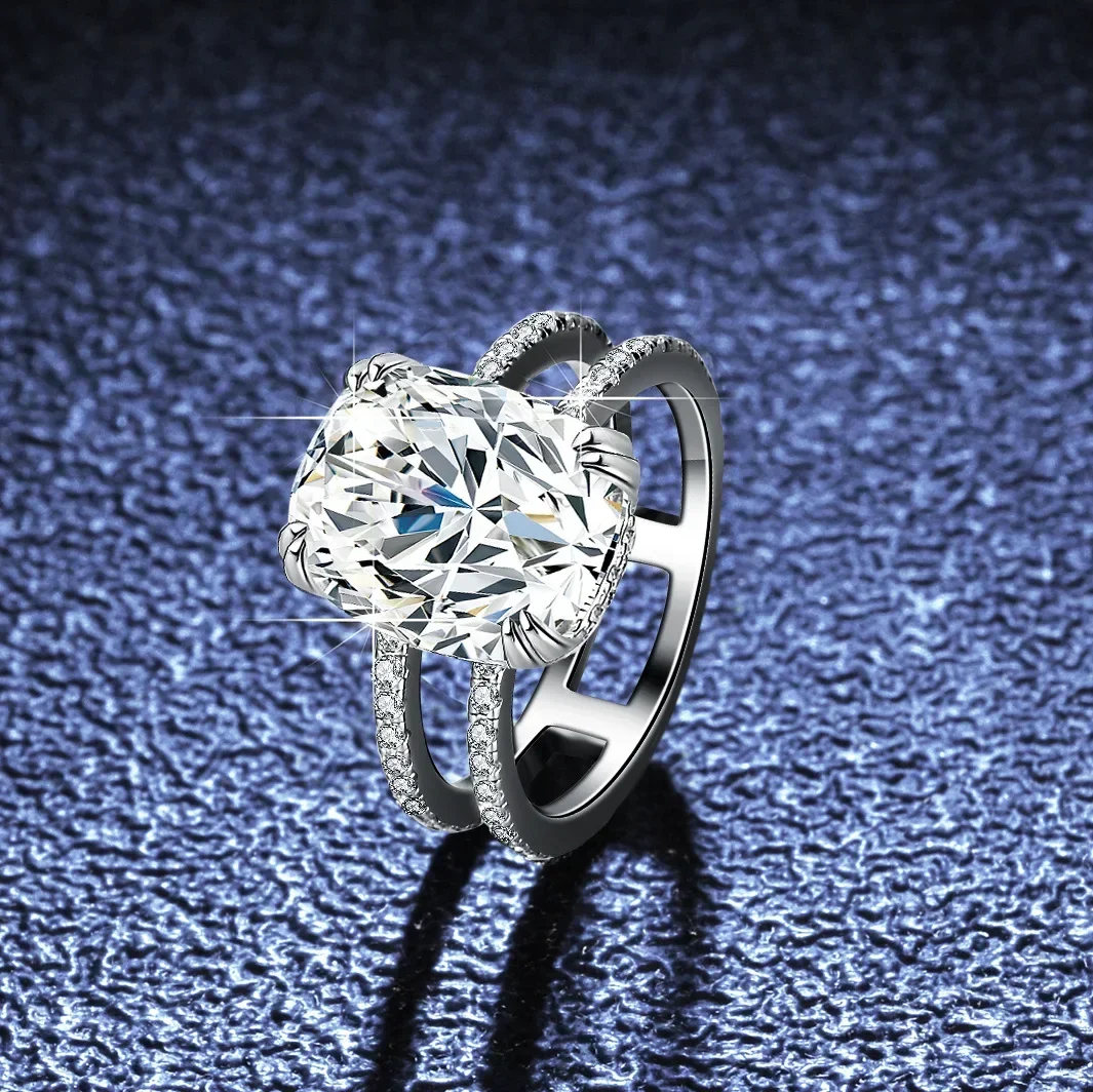 Женское кольцо с муассанитом и бриллиантами Pt950