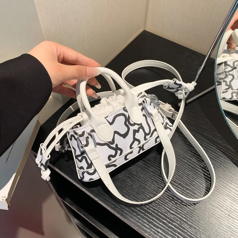 Фото 2025 Spanish Niche Shoulder Bag Luxury Purses Designer Women Crossbody Bag Small Satchel Tote Bag High Quality Mini Handbags №5