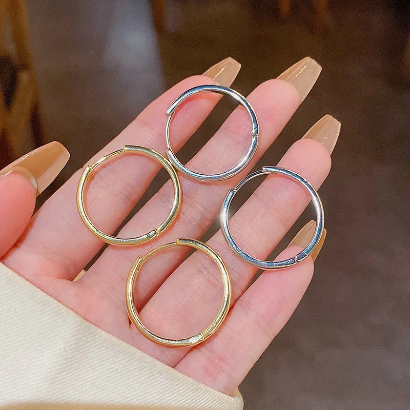 

Korea Style New Simple Plain Hoop Earrings Female Versatile Temperament Fashion Earrings for Women Wholesale
