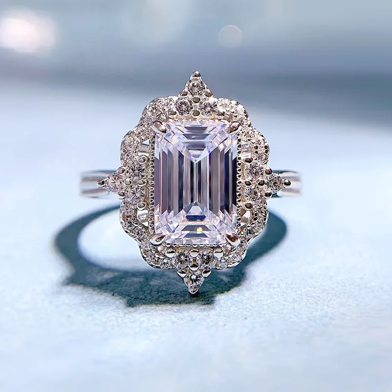 

Fashion Jewelry 2022 New 925 Silver Emerald 6 * 9 White Diamond Ring Girl