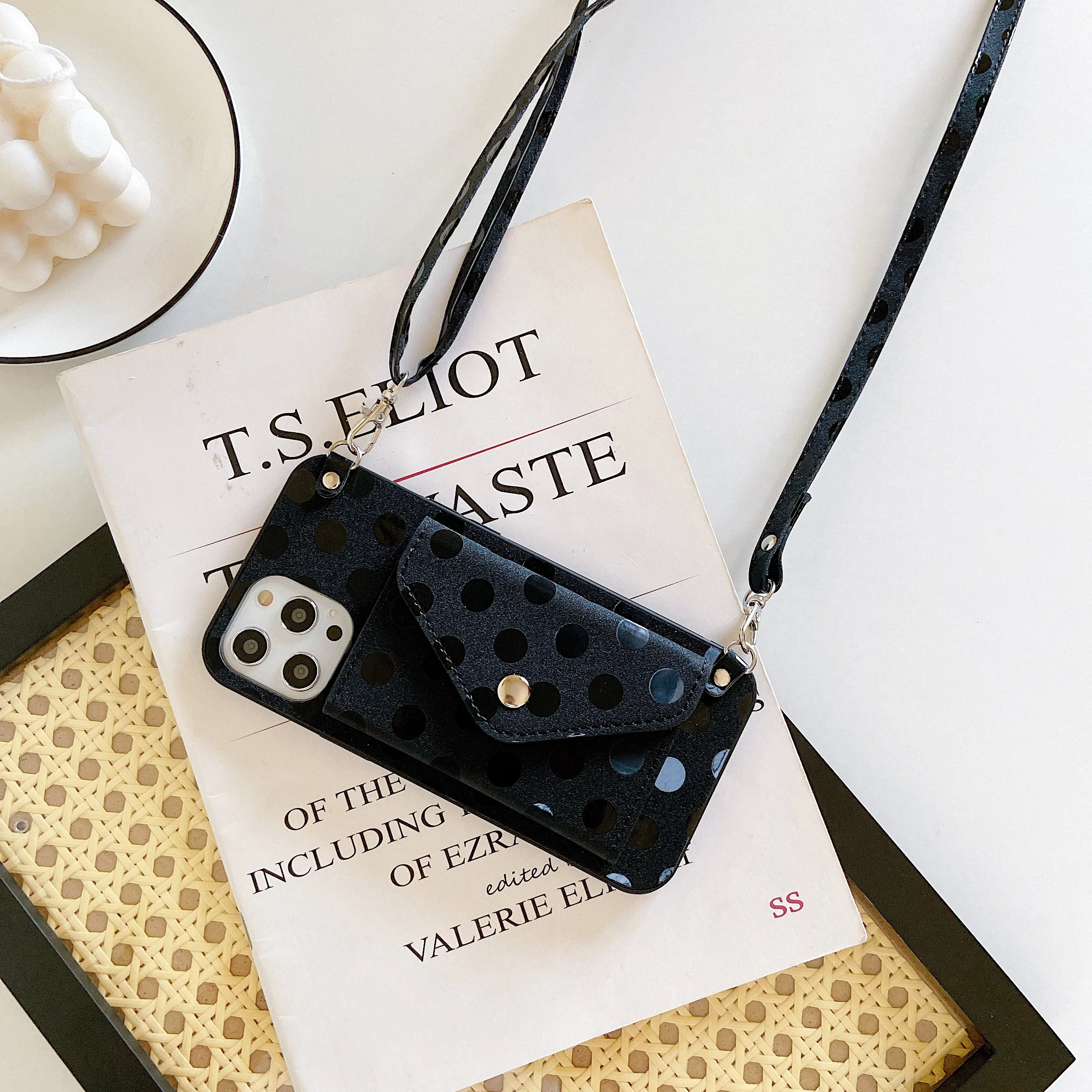 Leather Phone Case For iPhone 14 13 12 11 Pro Max XS Max XR X SE2022 8/7/6/6S Plus Card Slot Cover Coque lanyard phone case