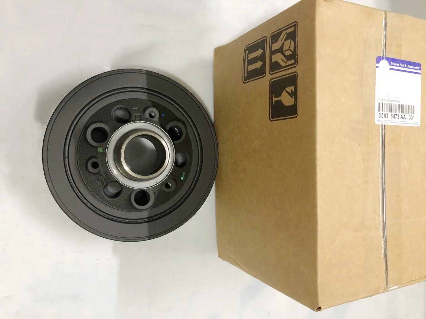 

Original Crankshaft Vibration Damper (Crankshaft pulley) 5038473AA Is Applicable To 6.4L Jeep Grand Cherokee, Dodge Durango, Cha