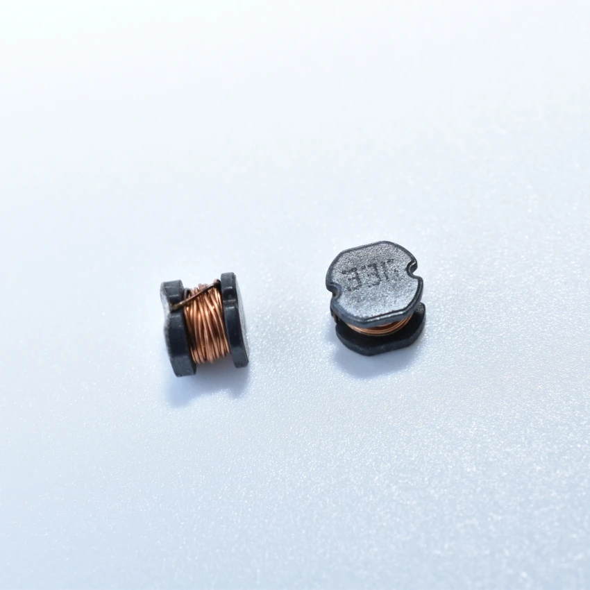 Фото 100 шт./лот SMD индуктор CD54 4,7uH ±20%, 2,8A, Маркировка: 4R7, CD54-4R7MT, 5,8x5,2 мм, Силовые индукторы SMD с проволочной обмоткой №1