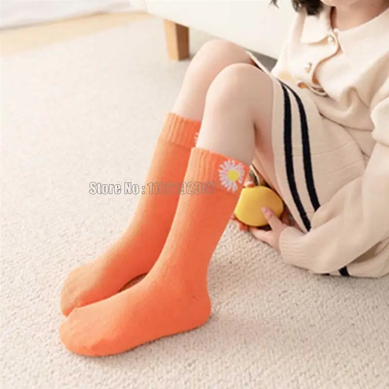 Детские плотные теплые рождественские детские дешевые носки с рисунками для