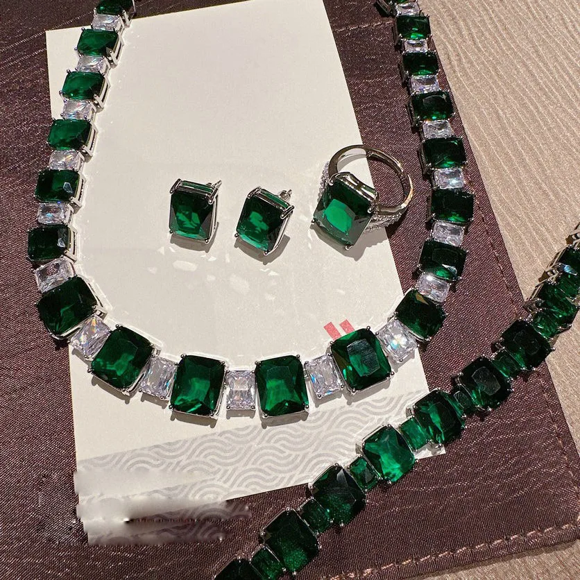 

2023 Women Colombian arranged gemstone necklace plated with 18K gold peacock green rectangular zircon bracelet
