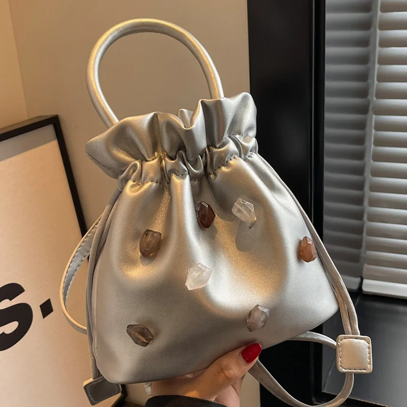 

Summer Trendy Women Color Crystal Buckets Bags 2023 New Fashion Lady Ruched Clutch Prom Handbags Luxury Crystal Crossbody Bags