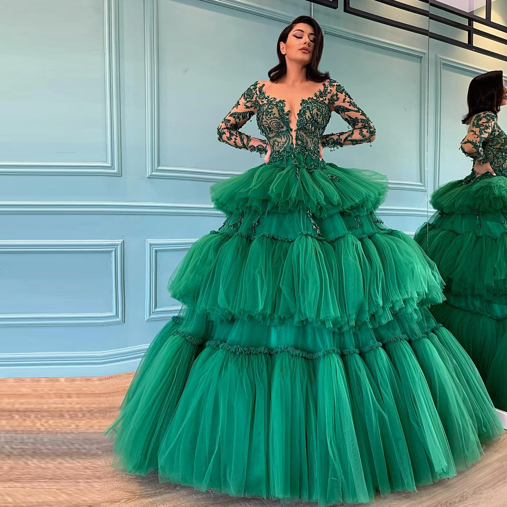 

Charming Emerald Green Prom Gowns Lace Full Sleeves Ruffles Tiered Tulle Ball Gowns Modest Long Formal Party Dress To Event
