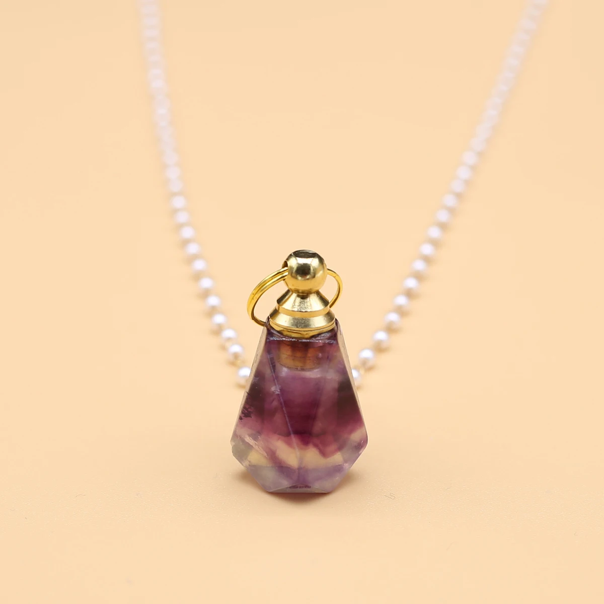 

Natural Fluorite Perfume Bottle Pendant Necklace Stones Essential Oil Diffuser Pearls Chain Necklaces for Women Jewelry 23x33mm