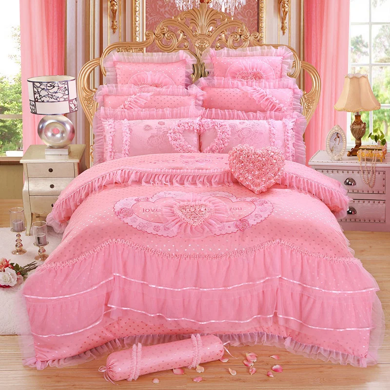 

8/4/10Pcs Chic Lace Luxury Red,Pink Wedding Bedding set Handmake Heart Design Duvet Cover Quilted Cotton Bedspread Pillowcases