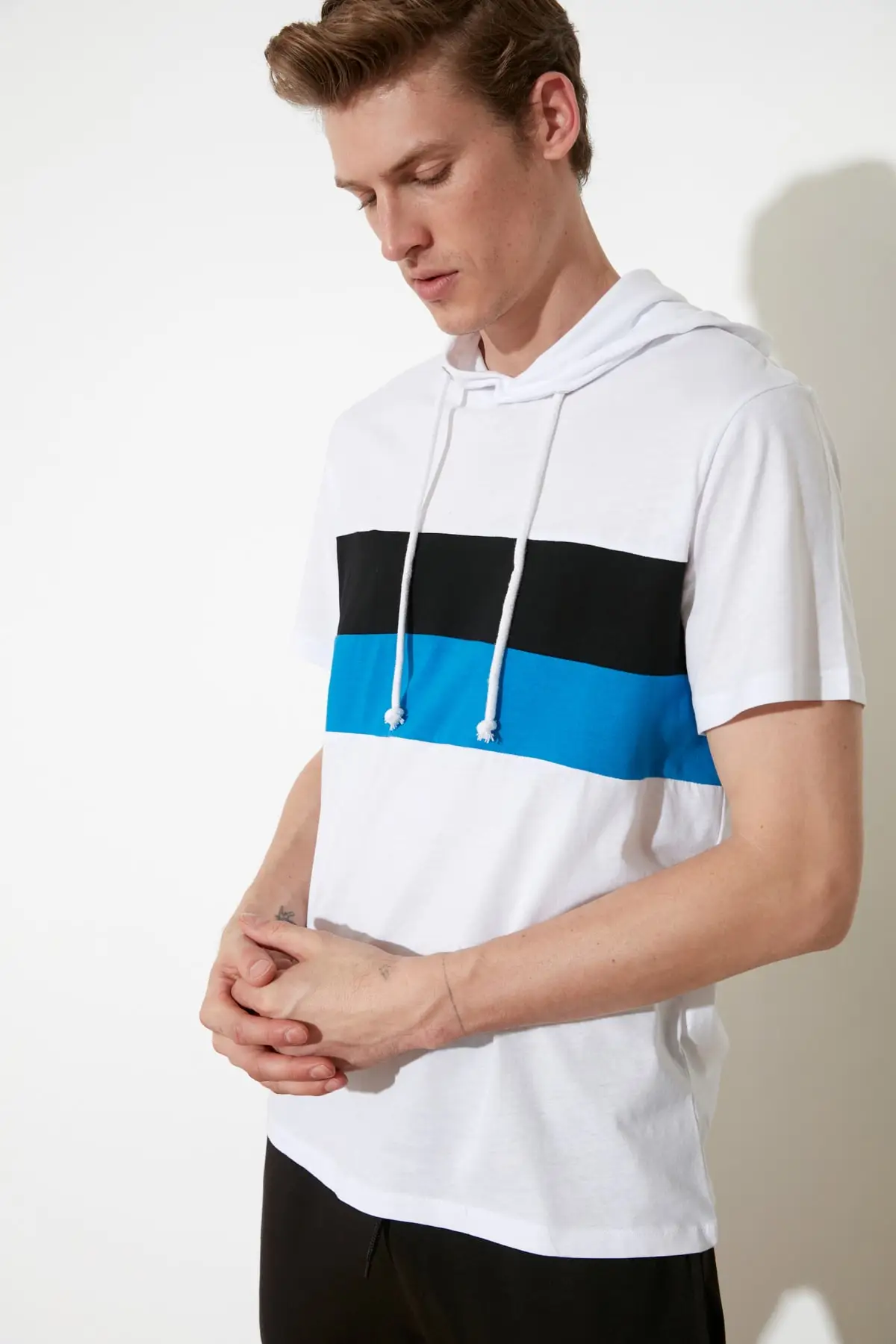 

Trendyol Male Short Sleeve Hooded T-Shirt TMNSS20TS0063