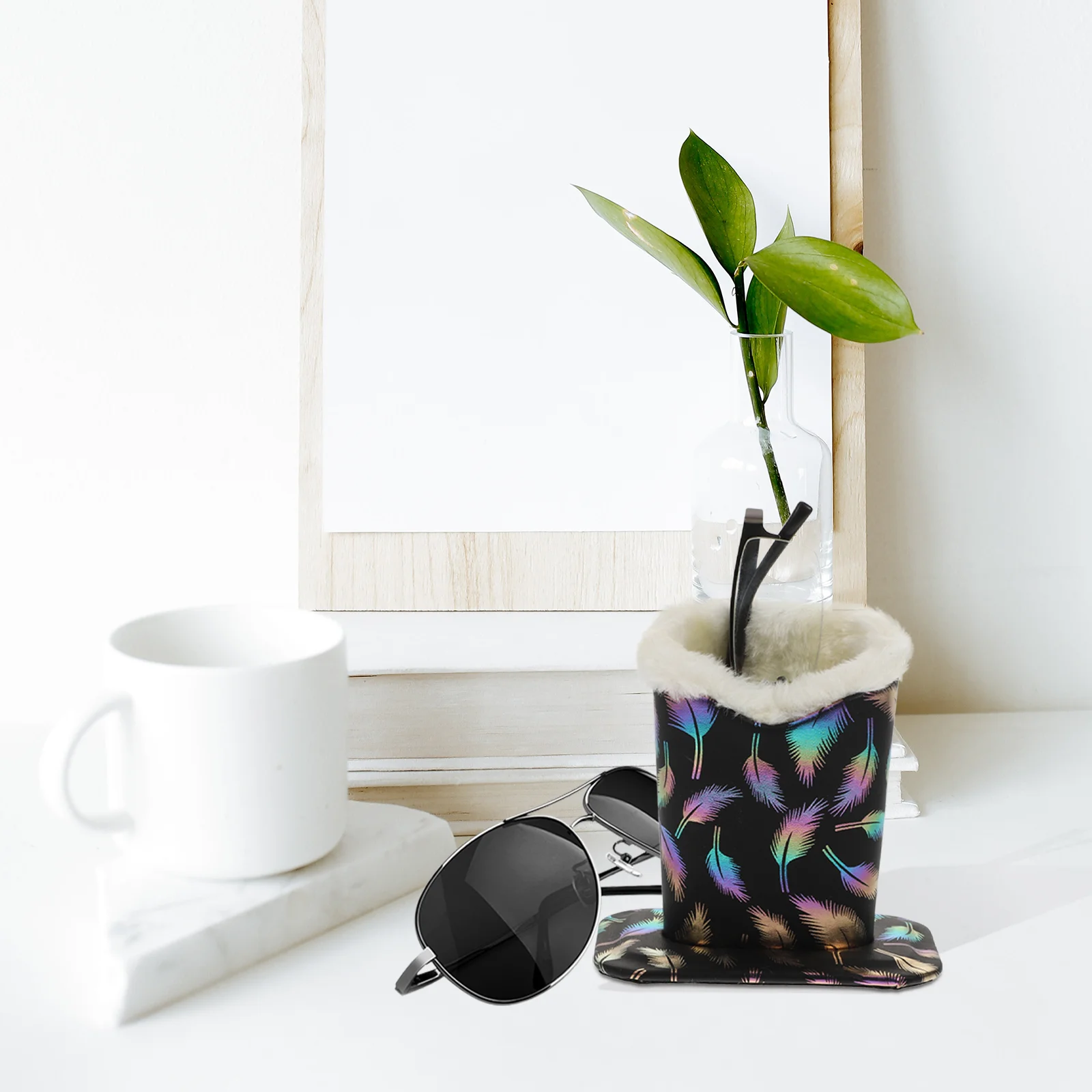 Рисунок 2 - Плюшевый держатель для очков