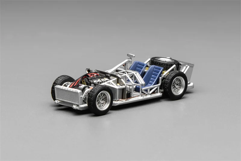 Фото Коллекционная модель автомобиля Spaceframe с двигателем в масштабе 1:64 №2