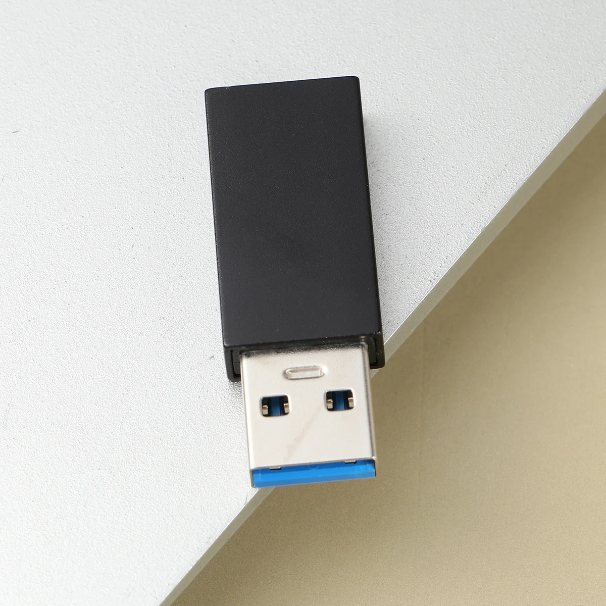 

USB Data Blocker Small Practical Safe Computer USB Data Privacy 3.0 Blocker for Home Office (Black Pearl Bag Package)