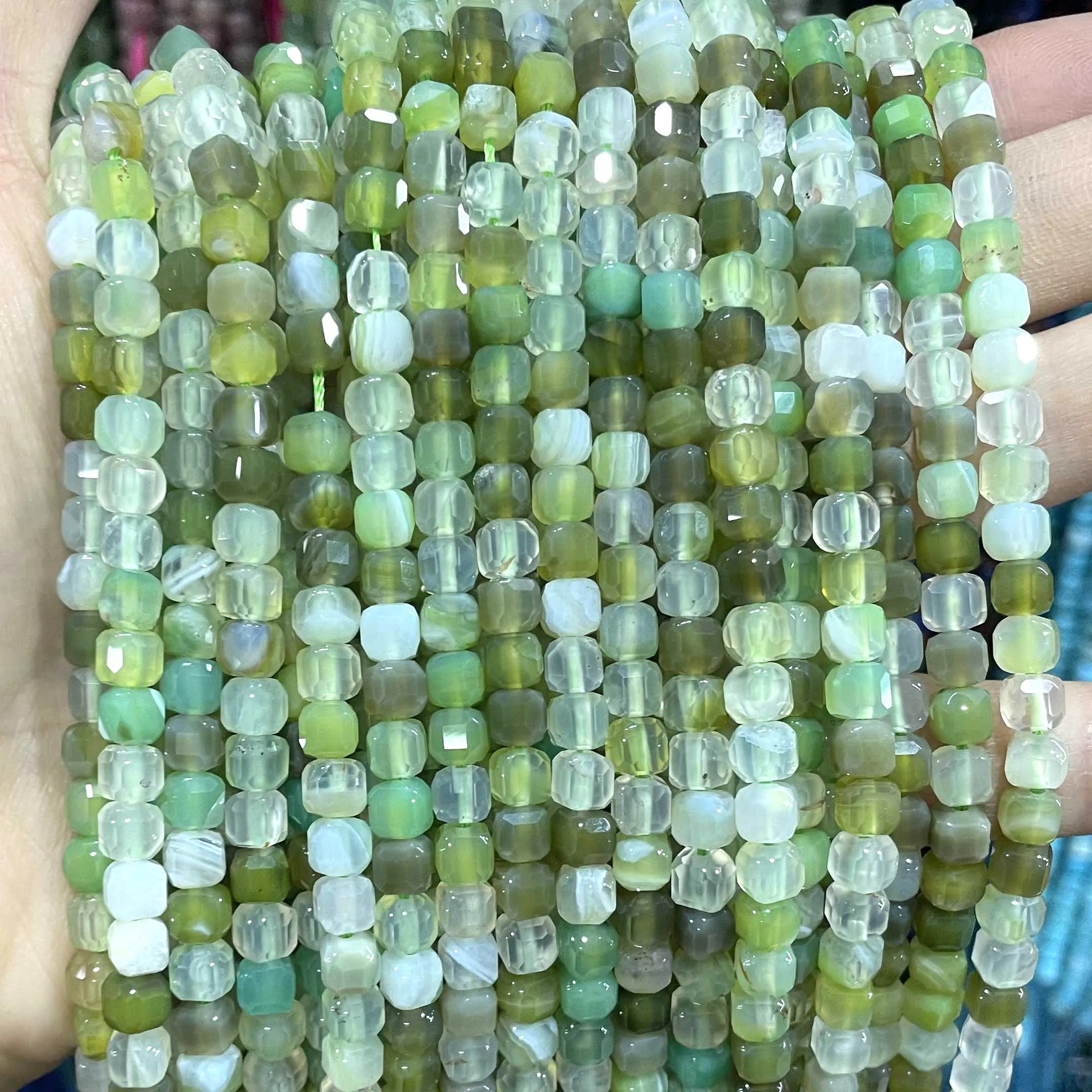 Граненые квадратные бусины из агата 5-6 мм