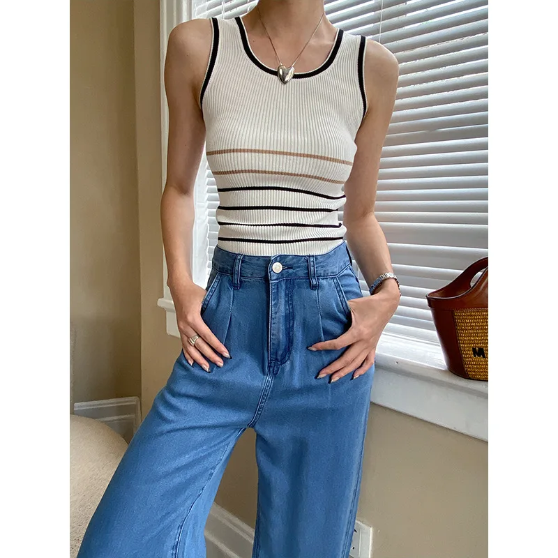 

French Color Contrast Stripes 2023 New Summer Women's Clothing Fashion Sense Slimming Thin Knitted Camisole Short
