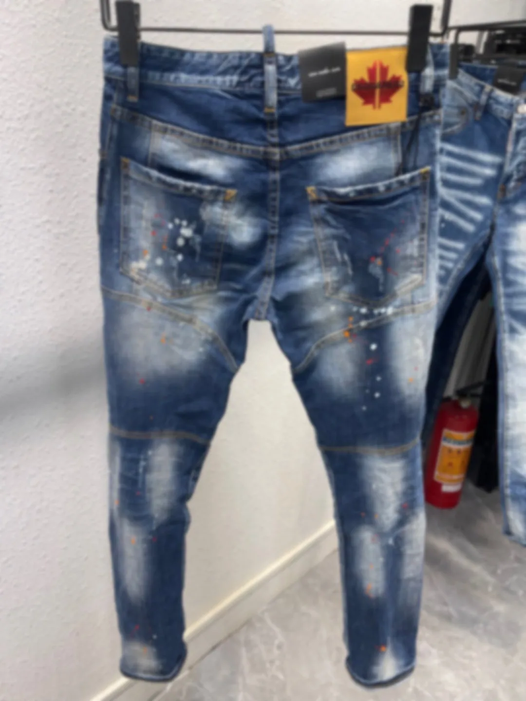 2023 men's jeans with three-dimensional stitching, light color washed paint dots, slim fit, small feet slightly elastic, damp