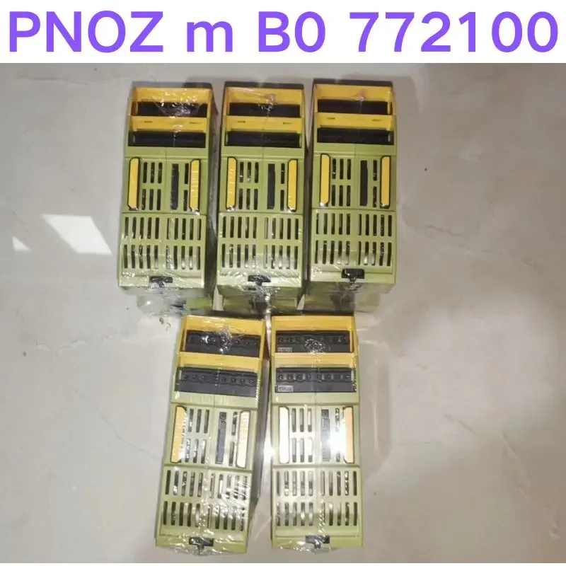 Совершенно новое реле безопасности PNOZ M B0 772100