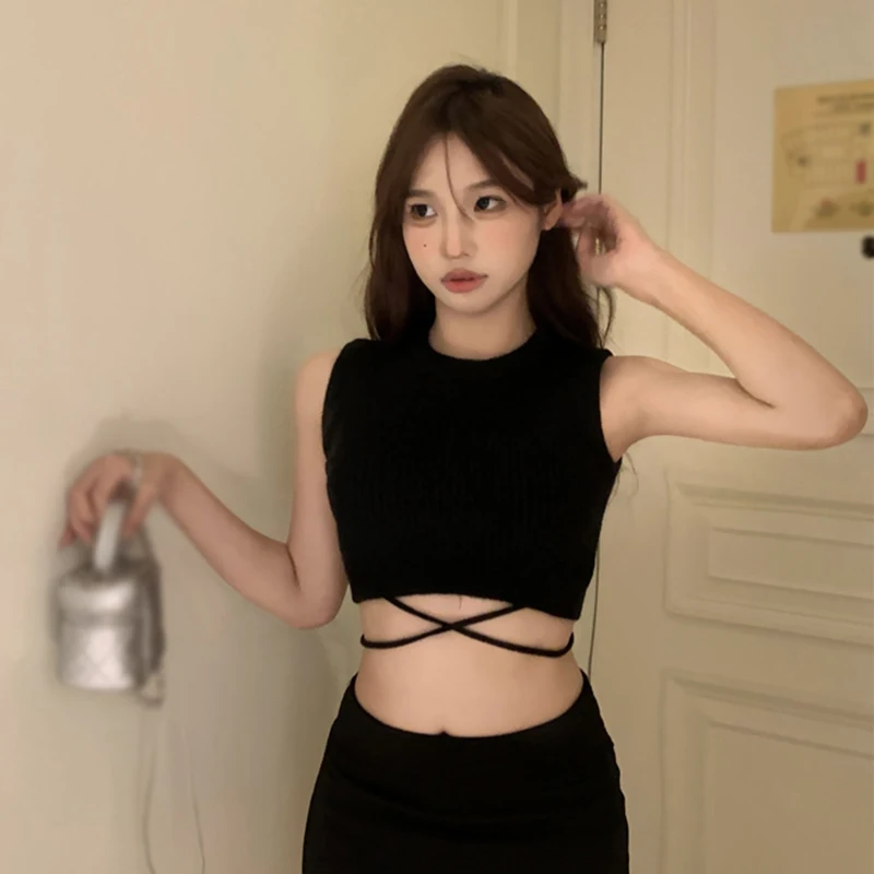 Женский однотонный топ с круглым вырезом и перекрестными лямками