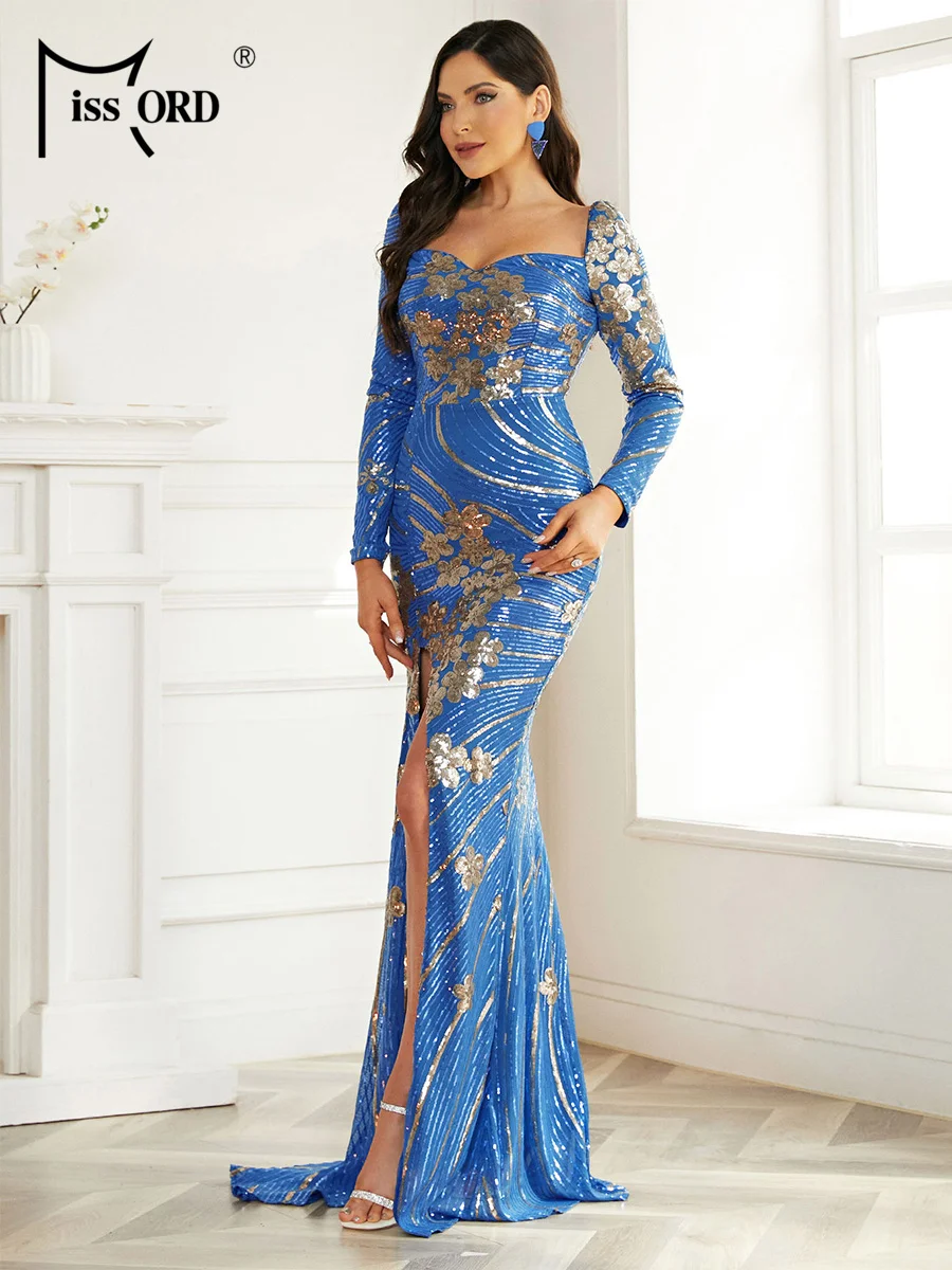 Женское платье-макси с длинным рукавом квадратным вырезом и блестками