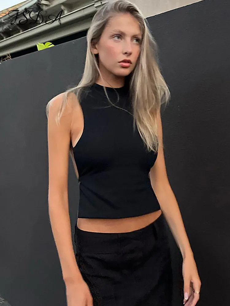 Женский укороченный топ с открытой спиной и круглым вырезом без рукавов |