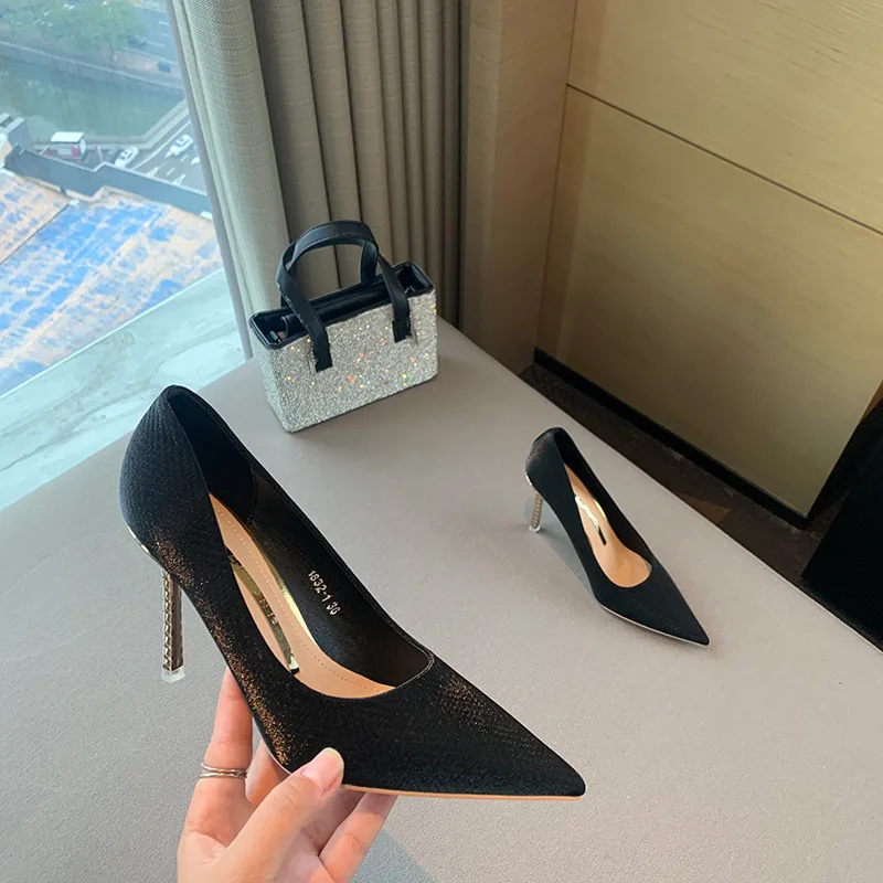 

Женские туфли на высоком каблуке-шпильке, с острым носком