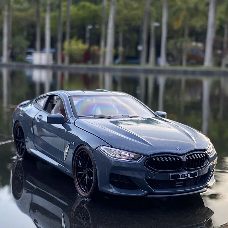 

Simulation 1:24 alloy 840 model toy children's acoustooptic return sports car wish