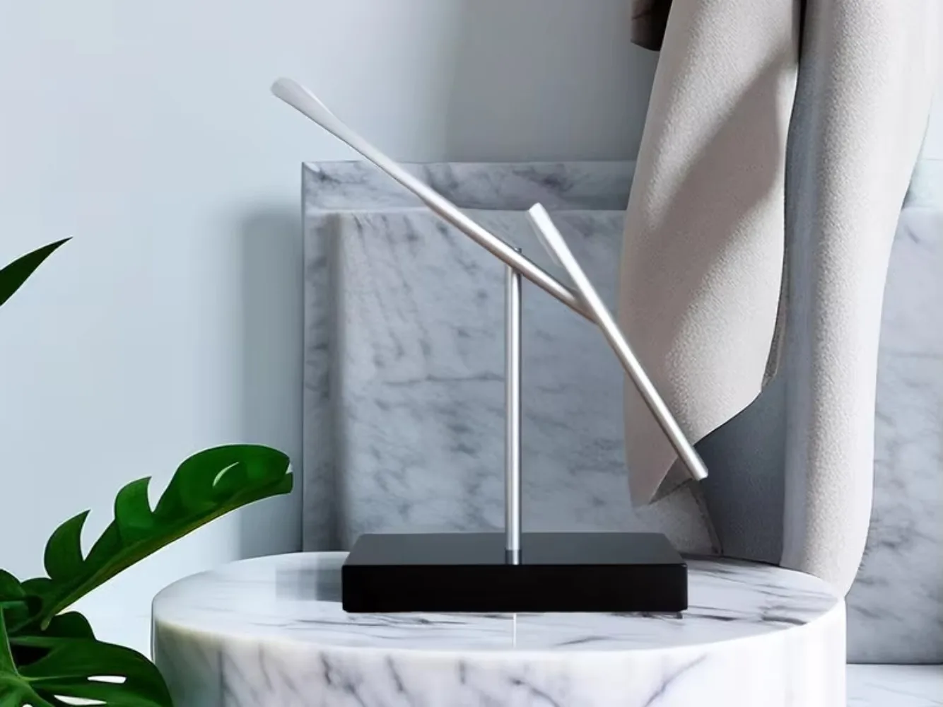 Металлическая фигурка человека Хаоса