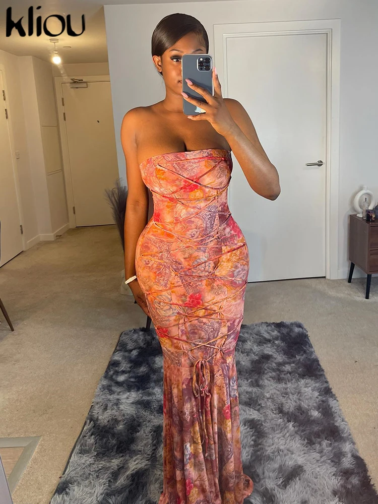 Женское платье-макси с принтом на завязках без рукавов