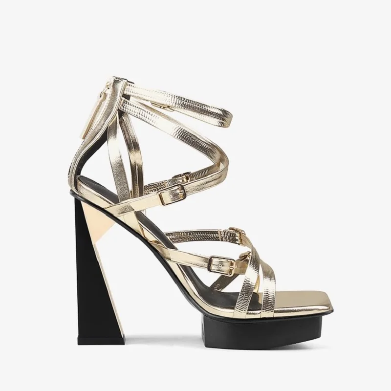 Summer Sandały Wąskie Paski Buty Ślubne Styl Europejski Seksowne Dziwne Na Obcasie Super Star Fashion Show Pumps