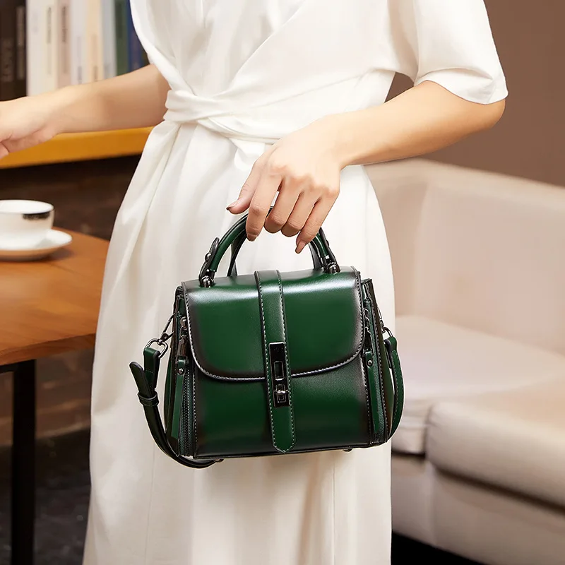 

Модные маленькие квадратные женские сумки через плечо с замком, однотонная сумка-мессенджер из искусственной кожи, роскошная дизайнерская сумка через плечо с клапаном
