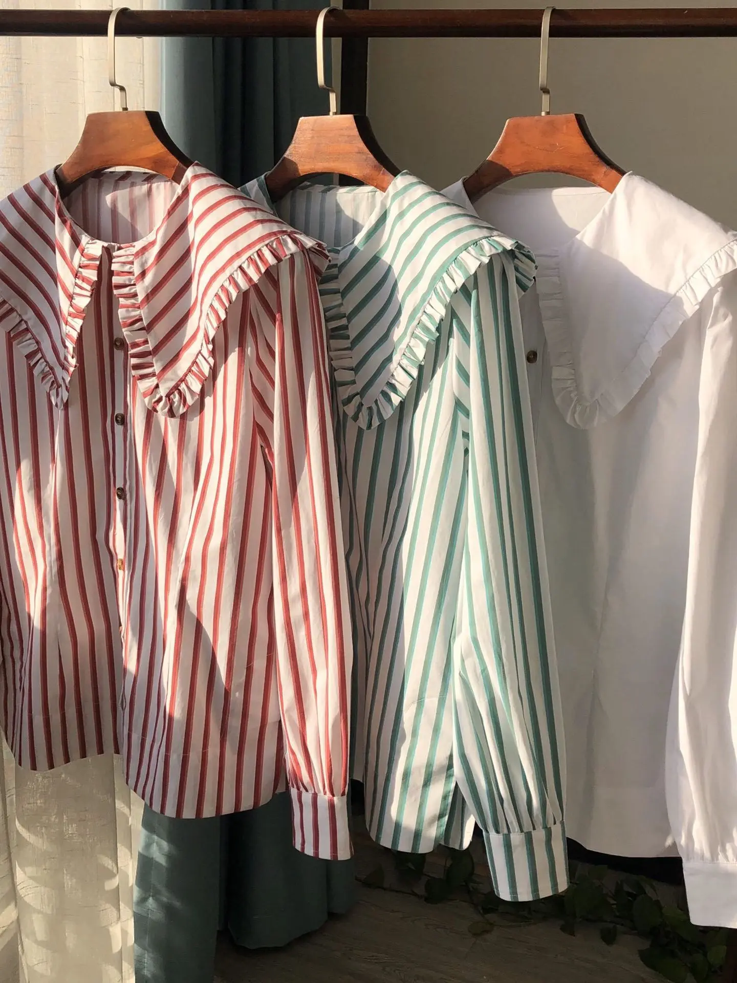

Ruffles Trim Large Peter Pan Collar Blouse for Women Long Sleeve Ladies Single-Breasted Stripes Casual Vintage Shirt and Tops