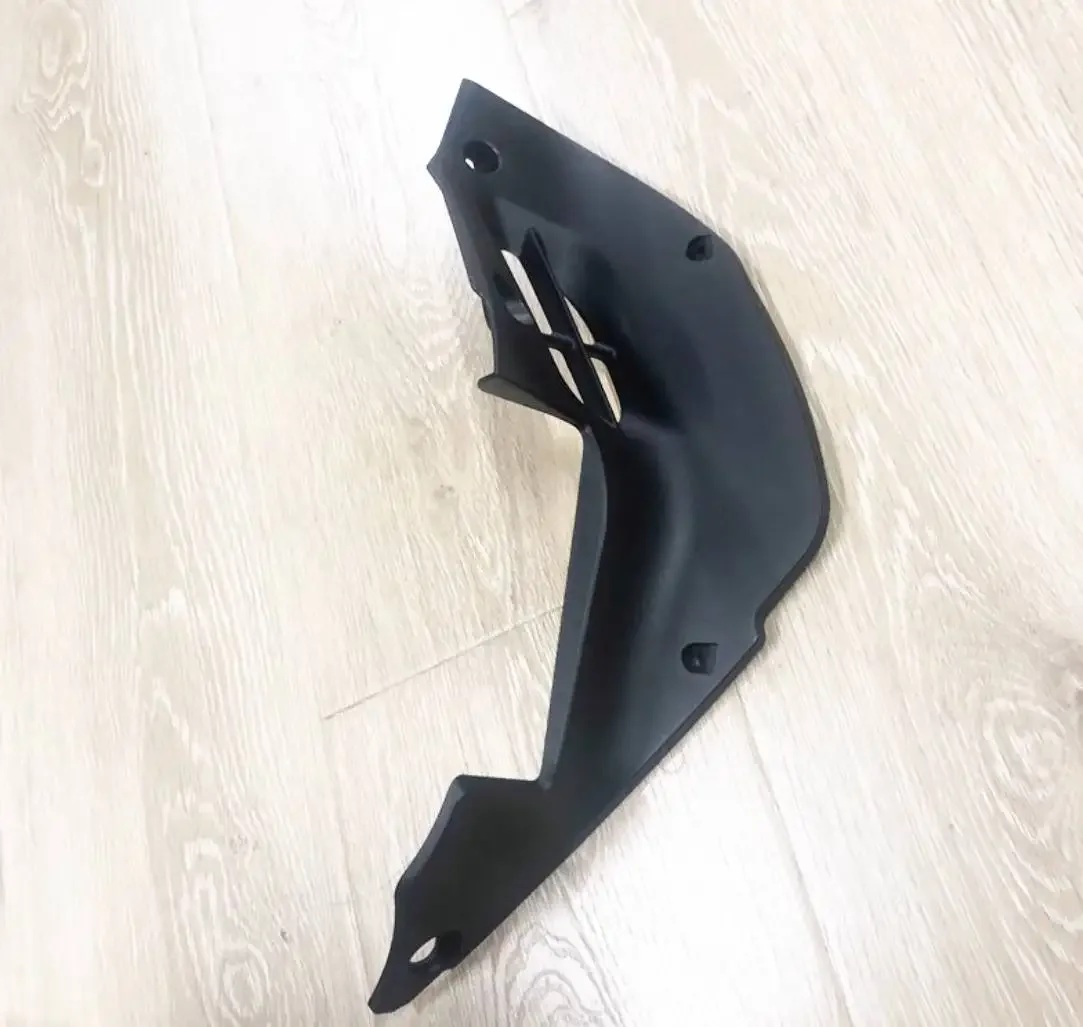 Фото Внутренняя декоративная накладка для моделей Benelli TNT180S, 165S, 150S, 125S №1