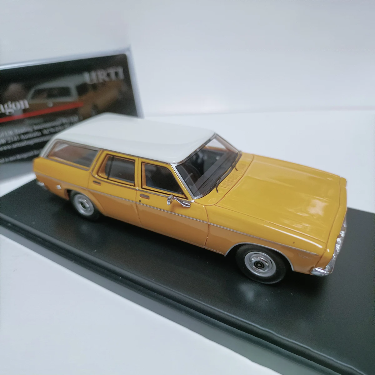 Фото Trax, масштаб 1:43, модель Holden HQ Wagon 1971 года из смолы, оранжевого цвета, классические игрушечные автомобили, ностальгия, подарки для взрослых, сувенир, статичная модель для демонстрации. №4