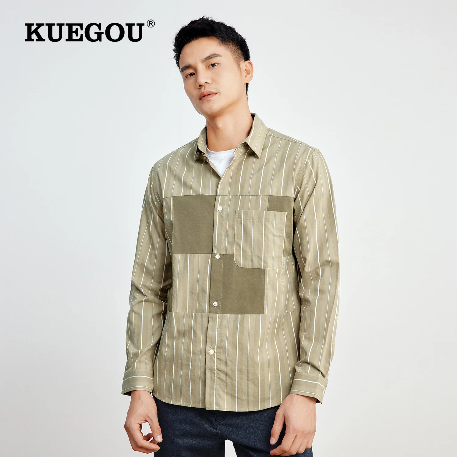 

KUEGOU 2022, Весенняя Хлопковая полосатая Повседневная рубашка цвета хаки с карманами, Мужская Модная приталенная рубашка с воротником и пугови...