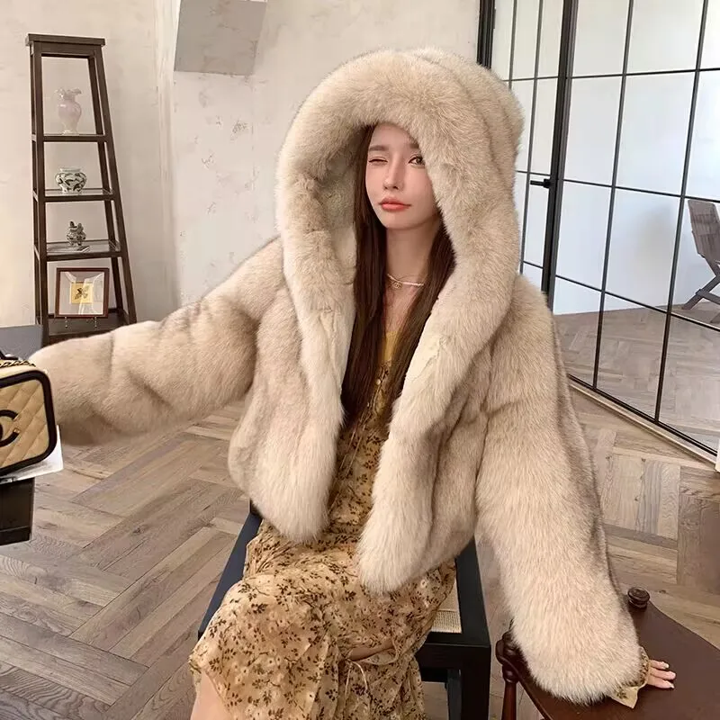 Плюшевое пальто из лисьего меха