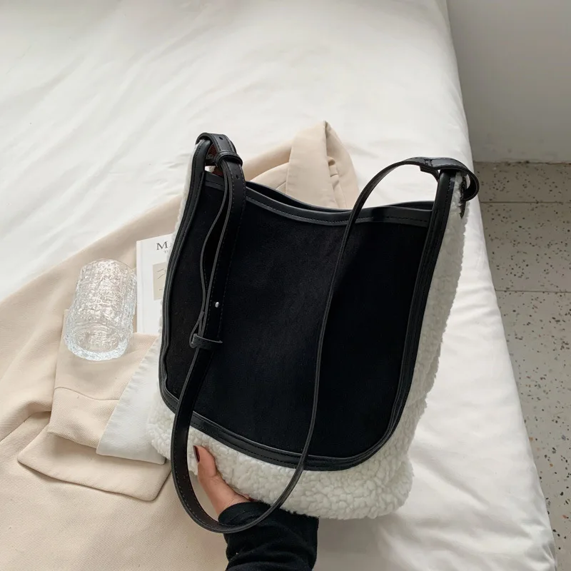 Big Bag Women's Large Capacity Crossbody Bag Women's 2023 New Autumn and Winter Lamb Wool Tote Bag Plush One-shoulder Bucket Bag