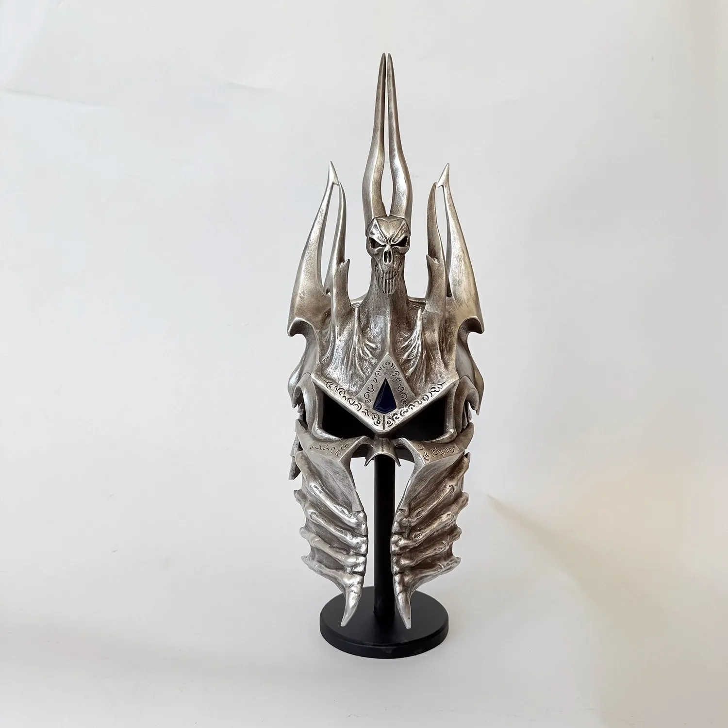 Фото 1:1 World of Warcraft Game Icecrown Helm of The Overlord по периметру, модель из смолы, украшения для рабочего стола, рождественские подарки, игрушки №3