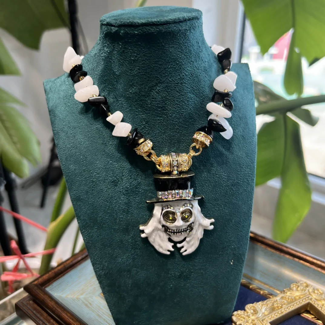 

Модное черно-белое классическое ожерелье в стиле ретро на универсальной цепочке с неровным магнитом