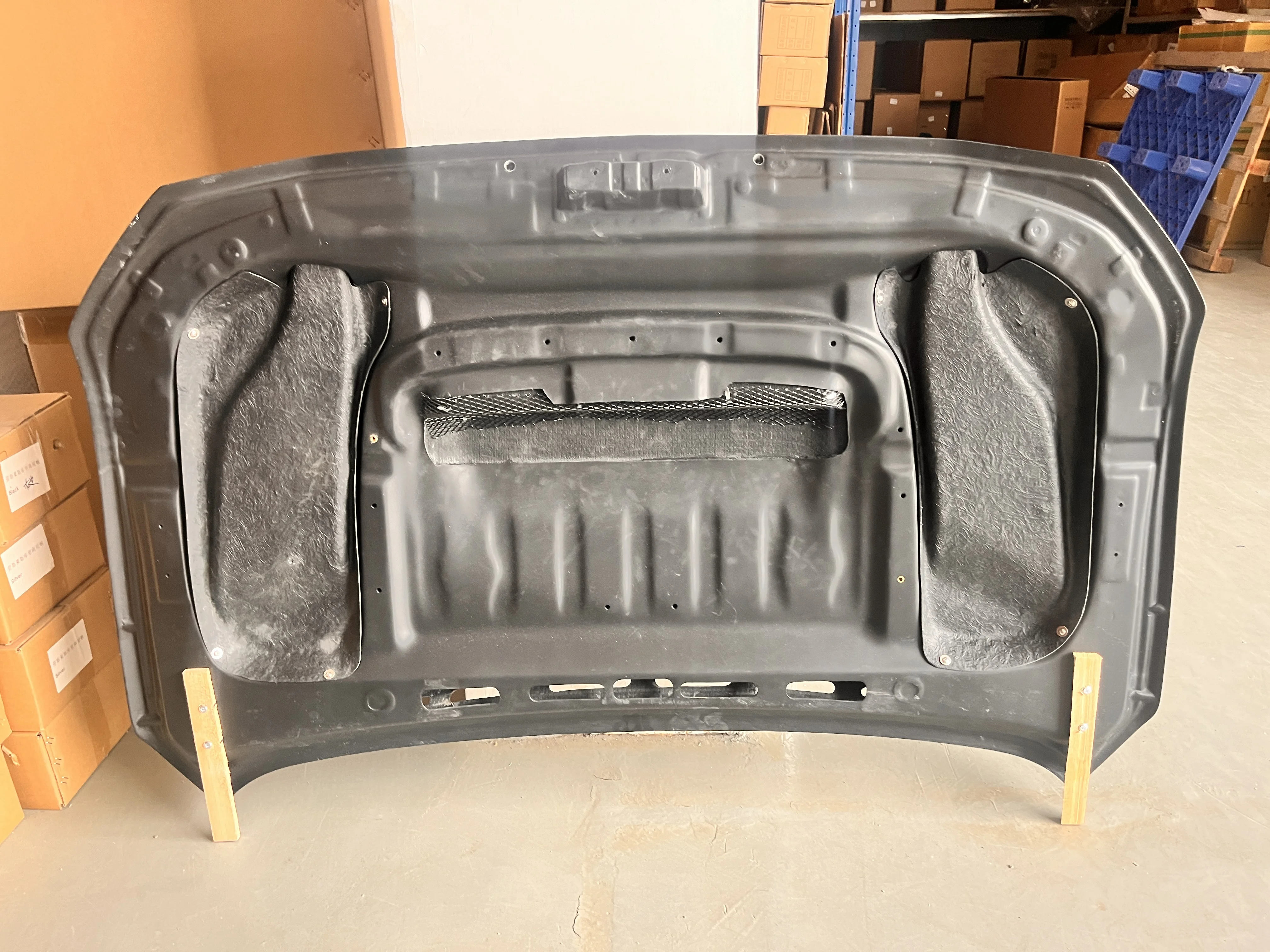 Фото Карбоновый капот с воздухозаборником для Subaru Impreza WRX STi 11-го поколения 2015-2020 №4